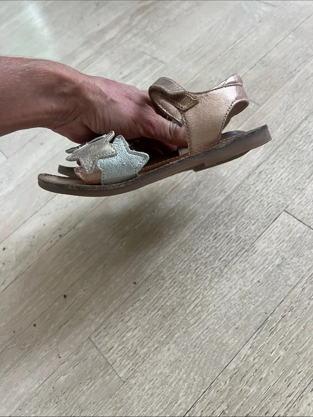 Kids Star Accent Metallic Sandals - Pink/Gold